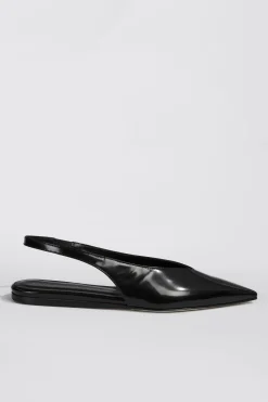 BALLERINE Ã LA FORME ÃLANCÃE