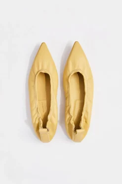BALLERINE Ã LA FORME ÃLANCÃE