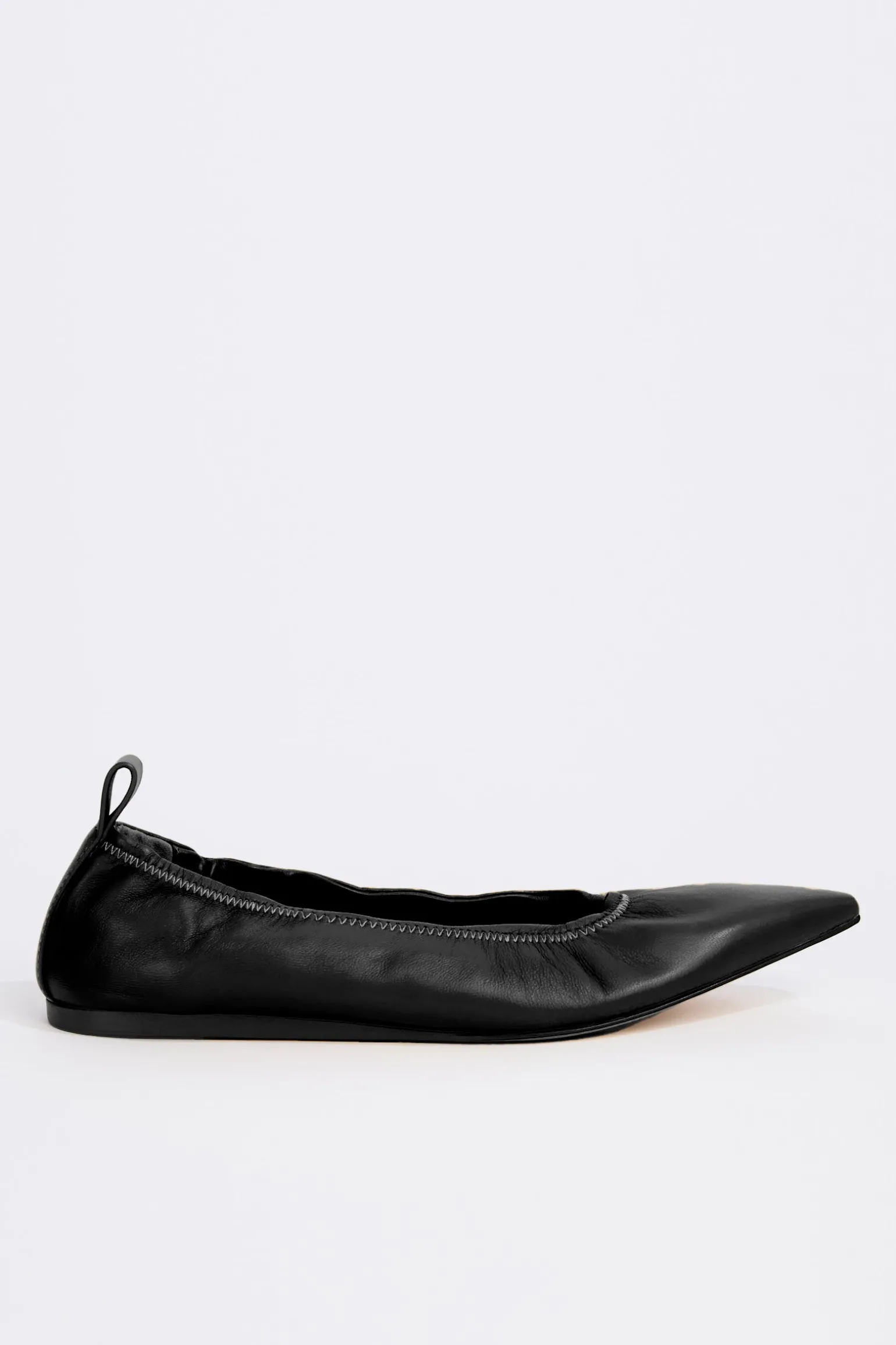 BALLERINE Ã LA FORME ÃLANCÃE