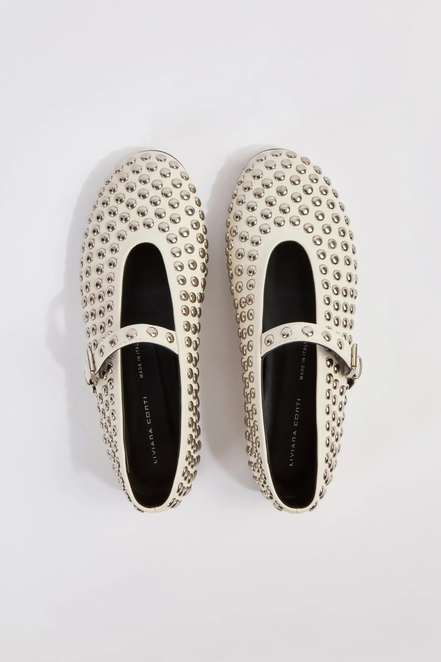 BALLERINE AVEC CLOUS