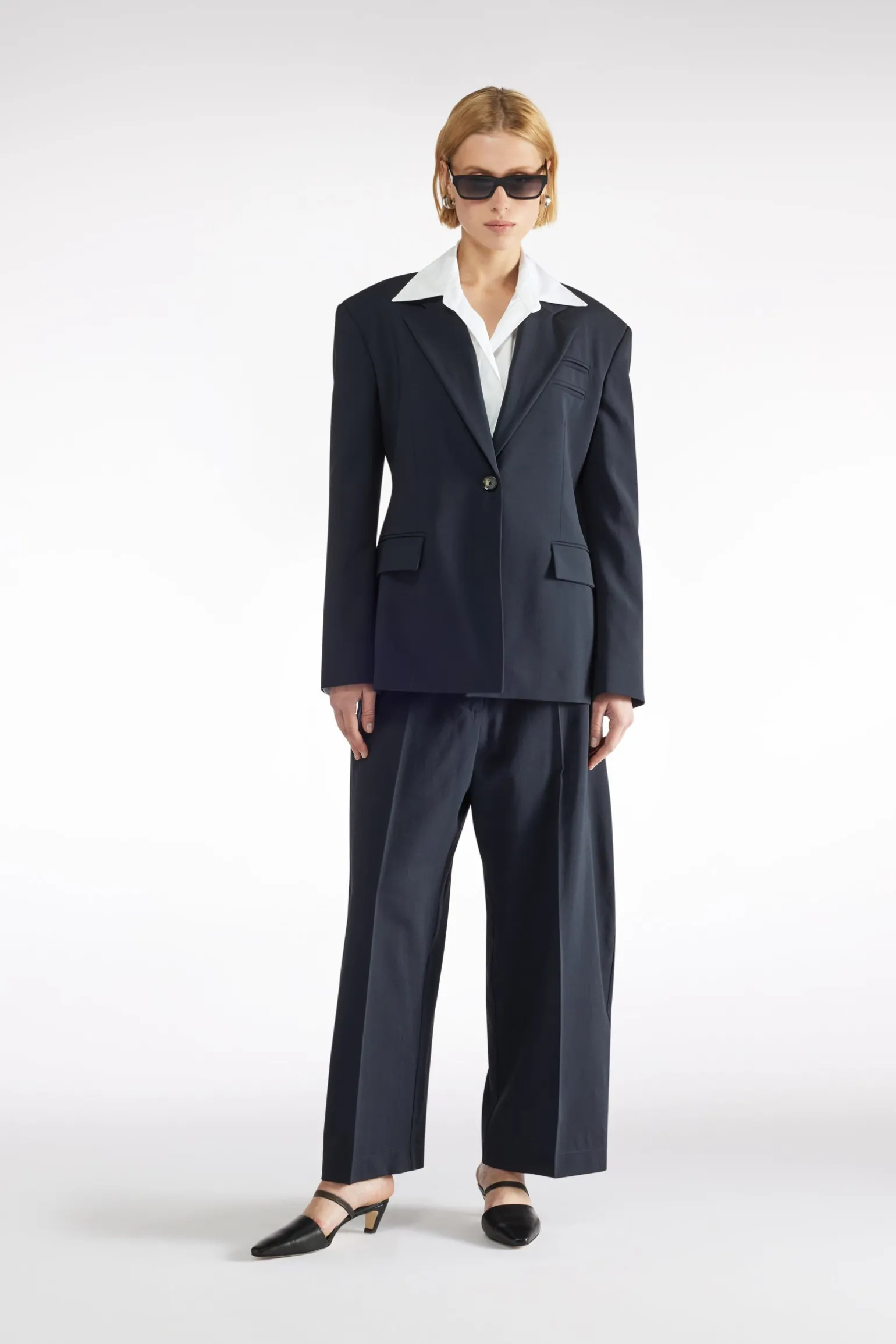 BLAZER EN TOILE DE LAINE Ã SIMPLE BOUTONNAGE