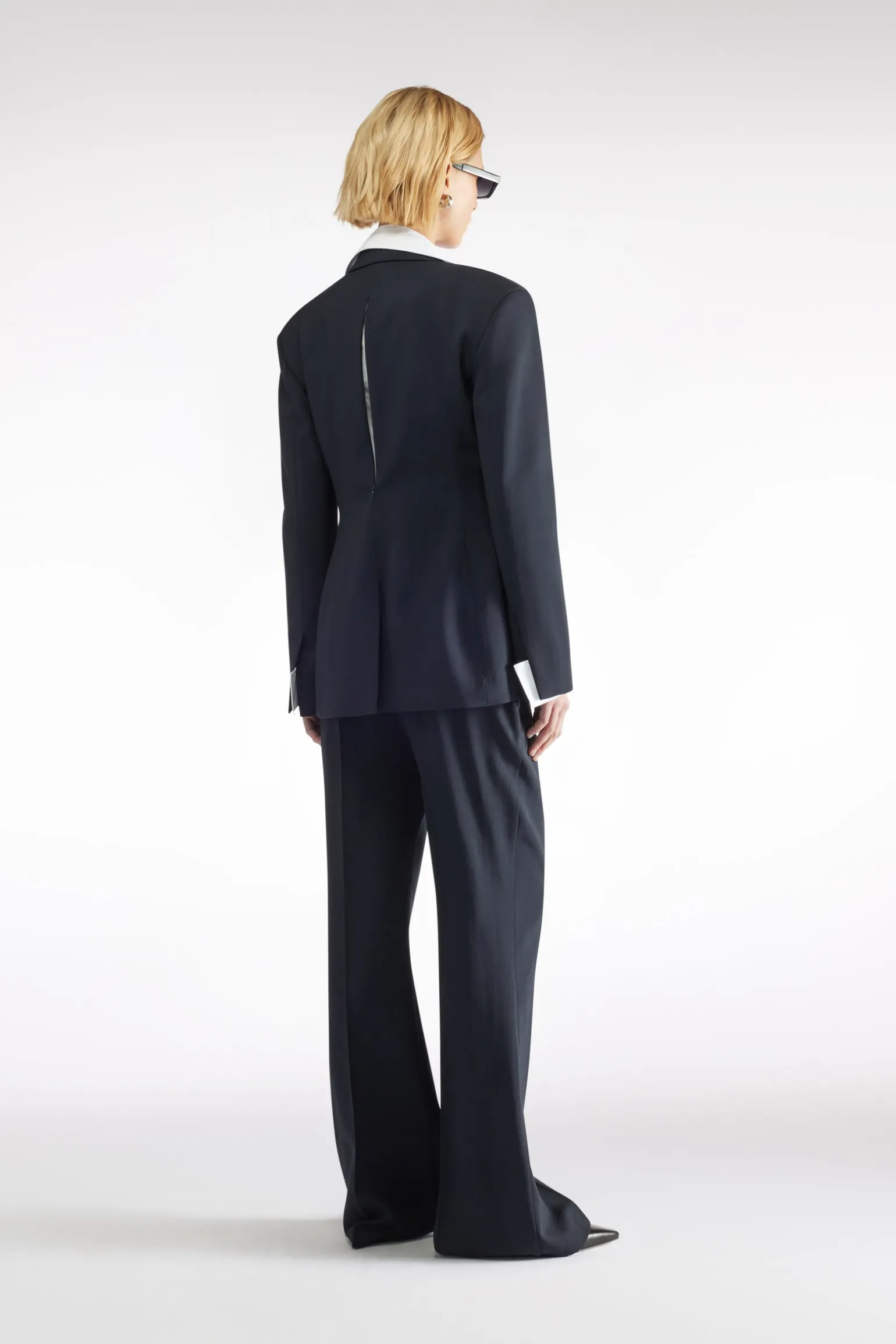 BLAZER EN TOILE DE LAINE Ã SIMPLE BOUTONNAGE