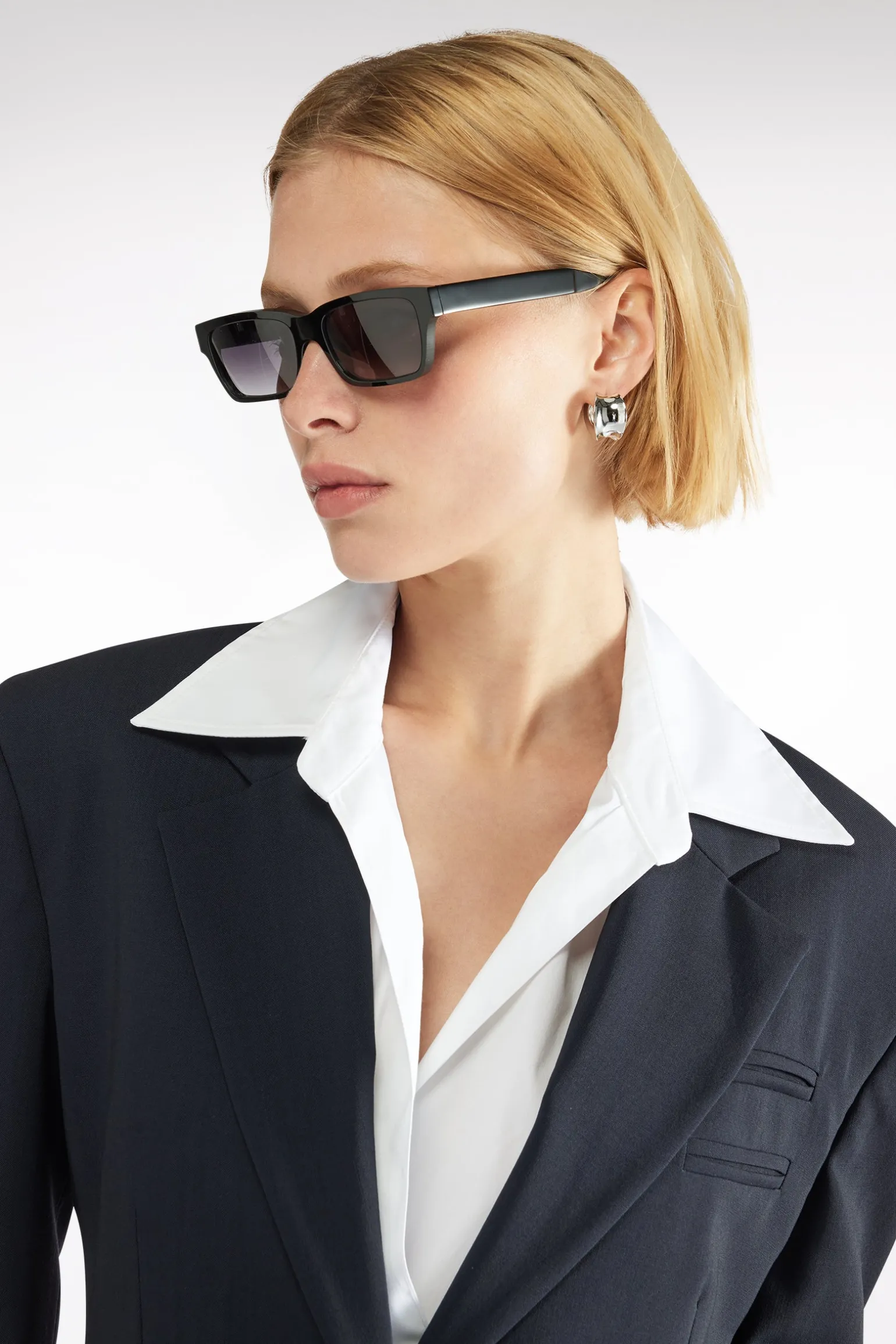 BLAZER EN TOILE DE LAINE Ã SIMPLE BOUTONNAGE
