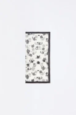 FOULARD MOTIF FLORAL