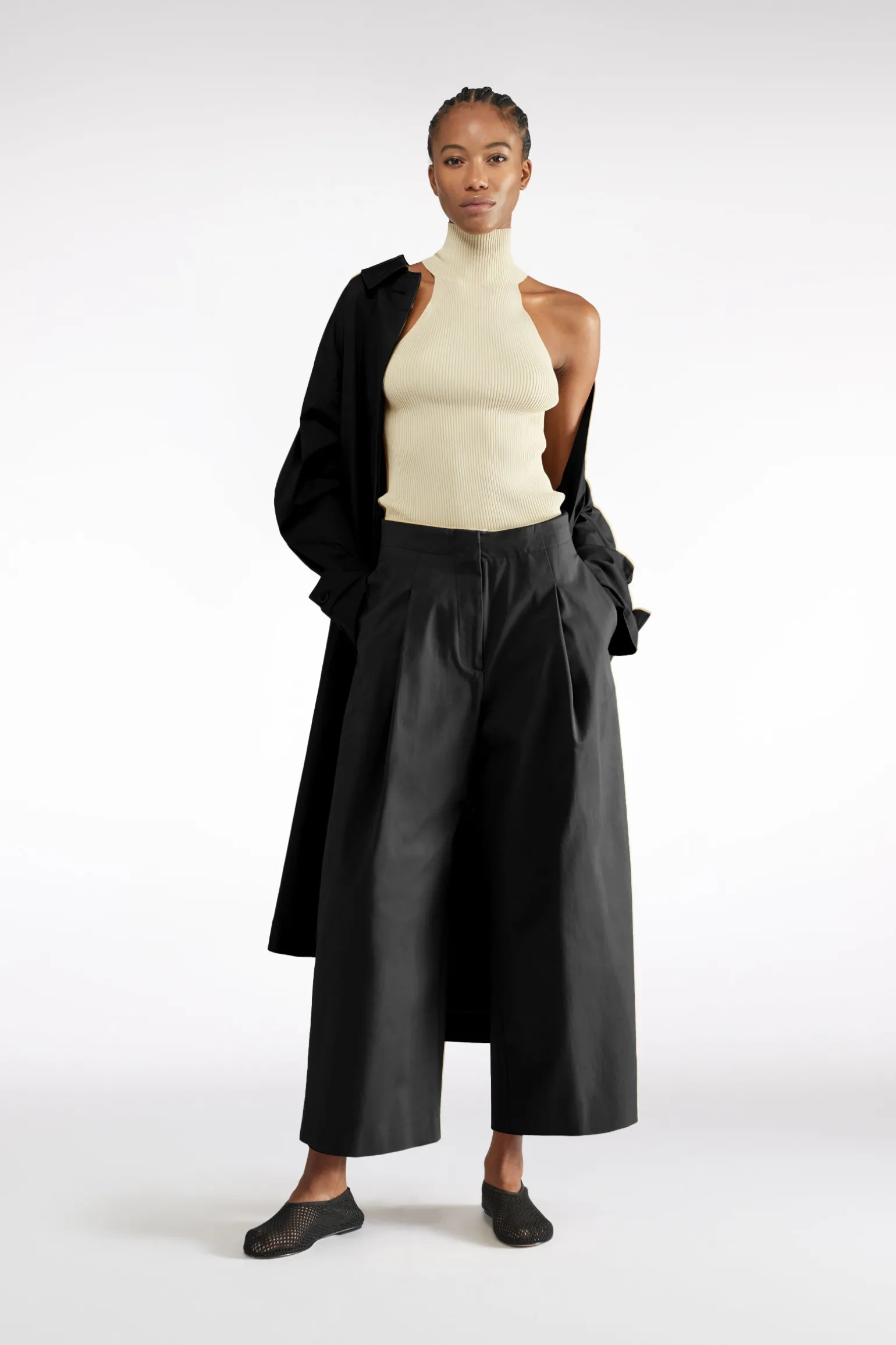 PANTALON CROP EN GABARDINE DE LAINE