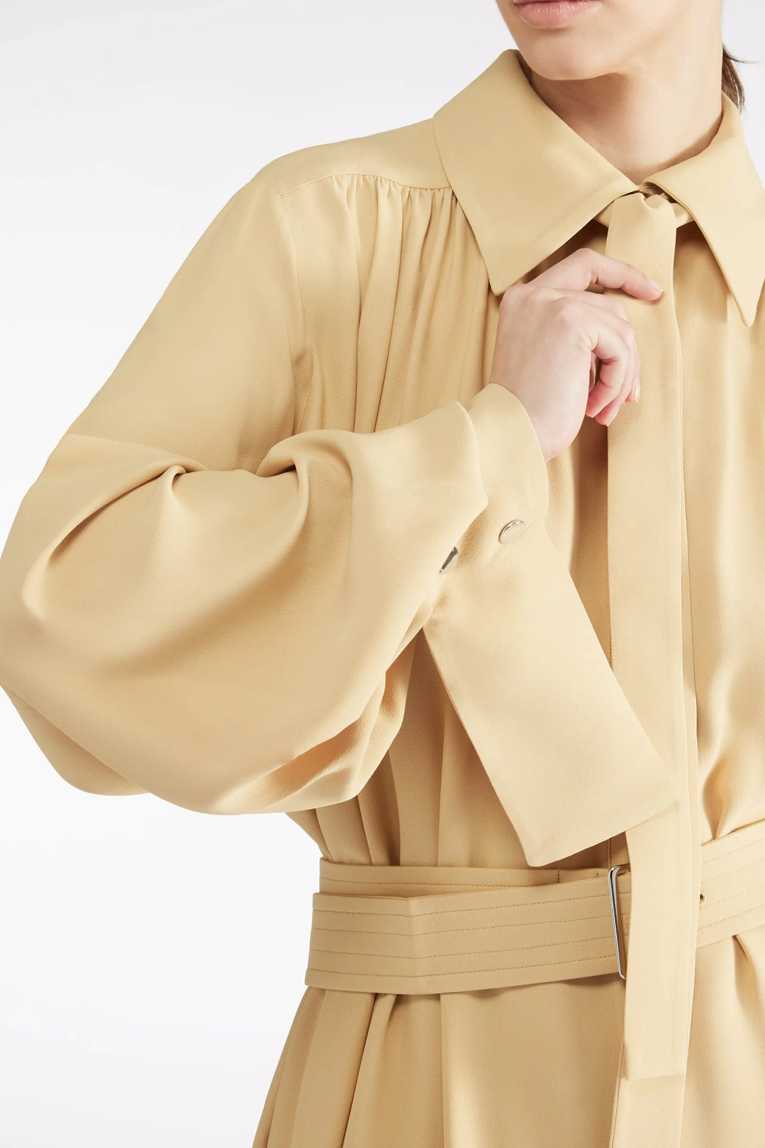 ROBE AVEC CEINTURE