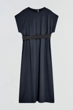 ROBE AVEC CEINTURE EN SATIN