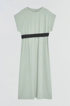 ROBE AVEC CEINTURE EN SATIN