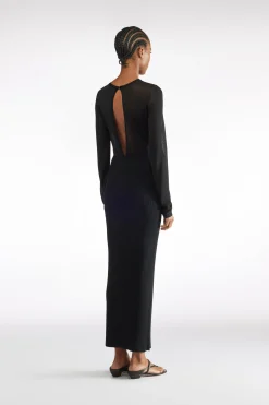 ROBE AVEC DÃTAILS EN TRANSPARENCE
