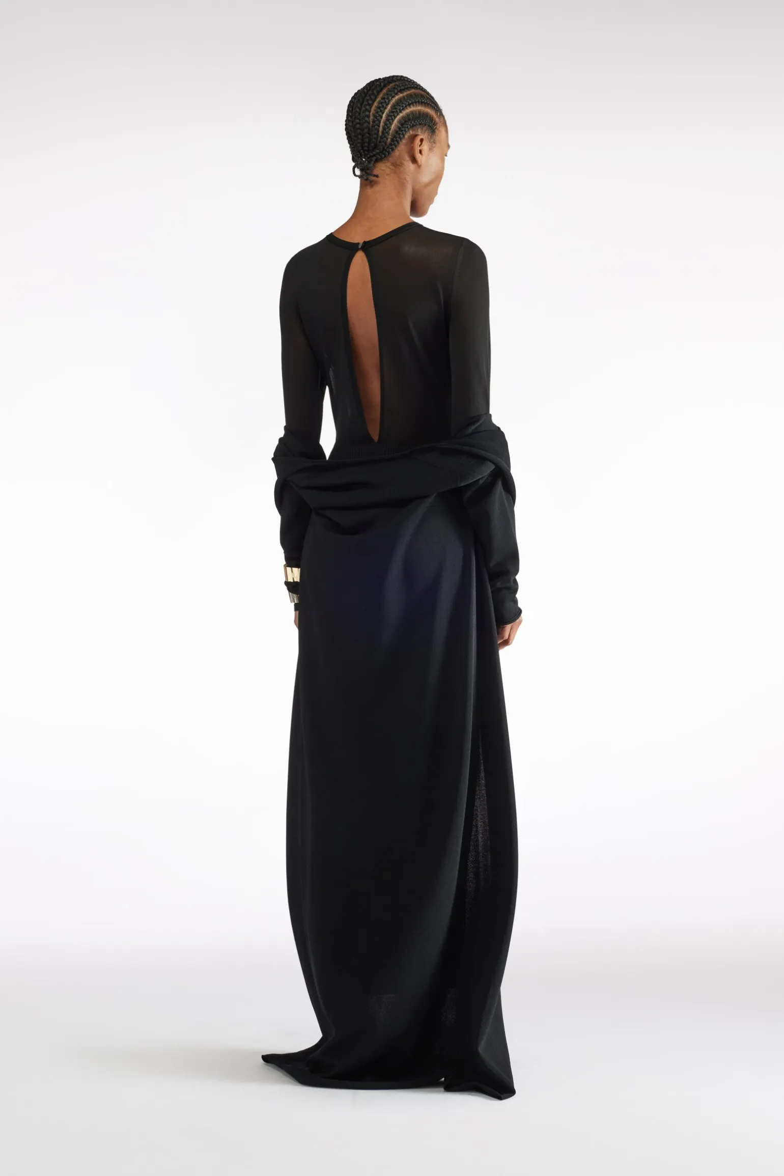 ROBE AVEC DÃTAILS EN TRANSPARENCE