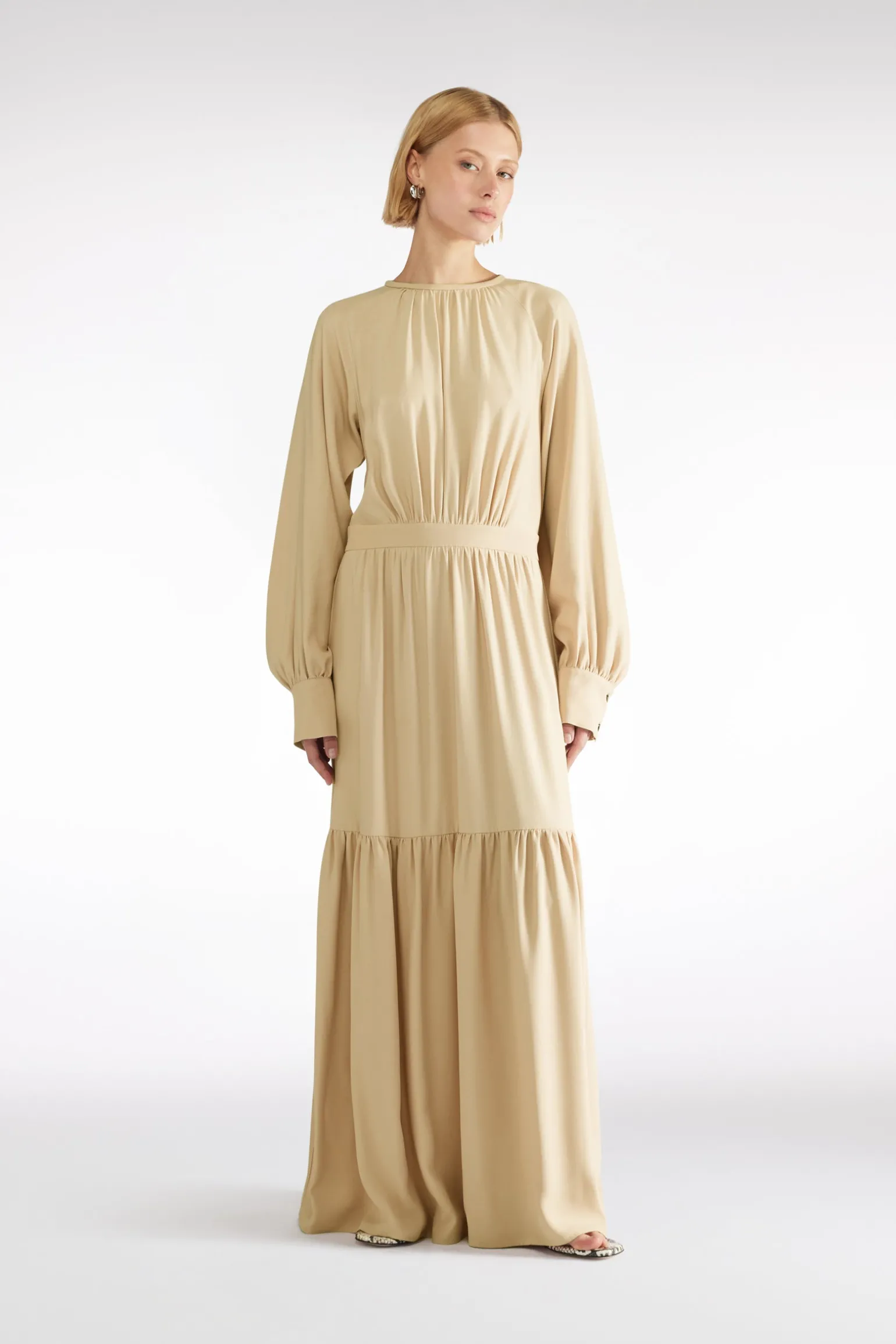 ROBE LONGUE Ã VOLANTS