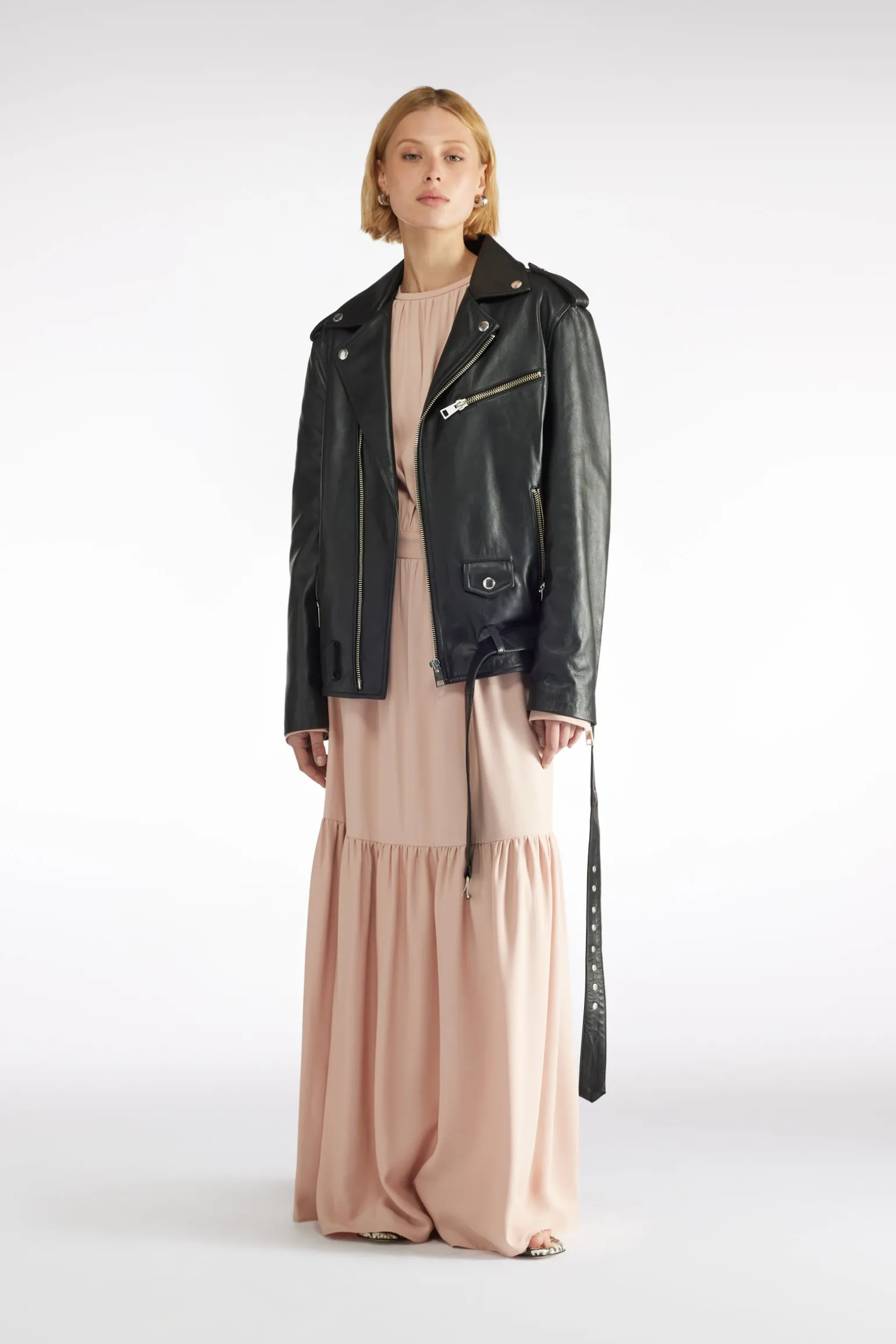 ROBE LONGUE Ã VOLANTS