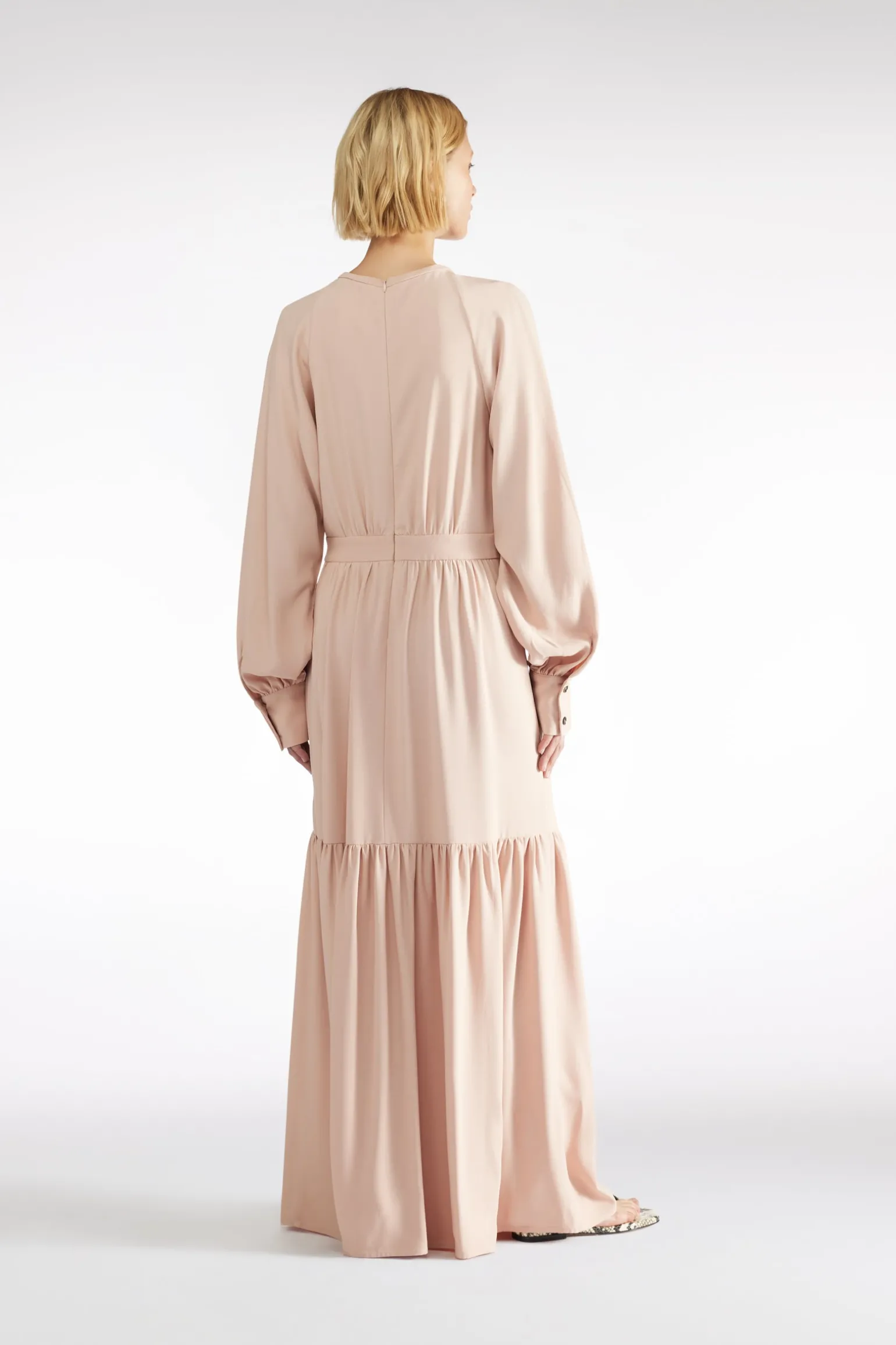 ROBE LONGUE Ã VOLANTS