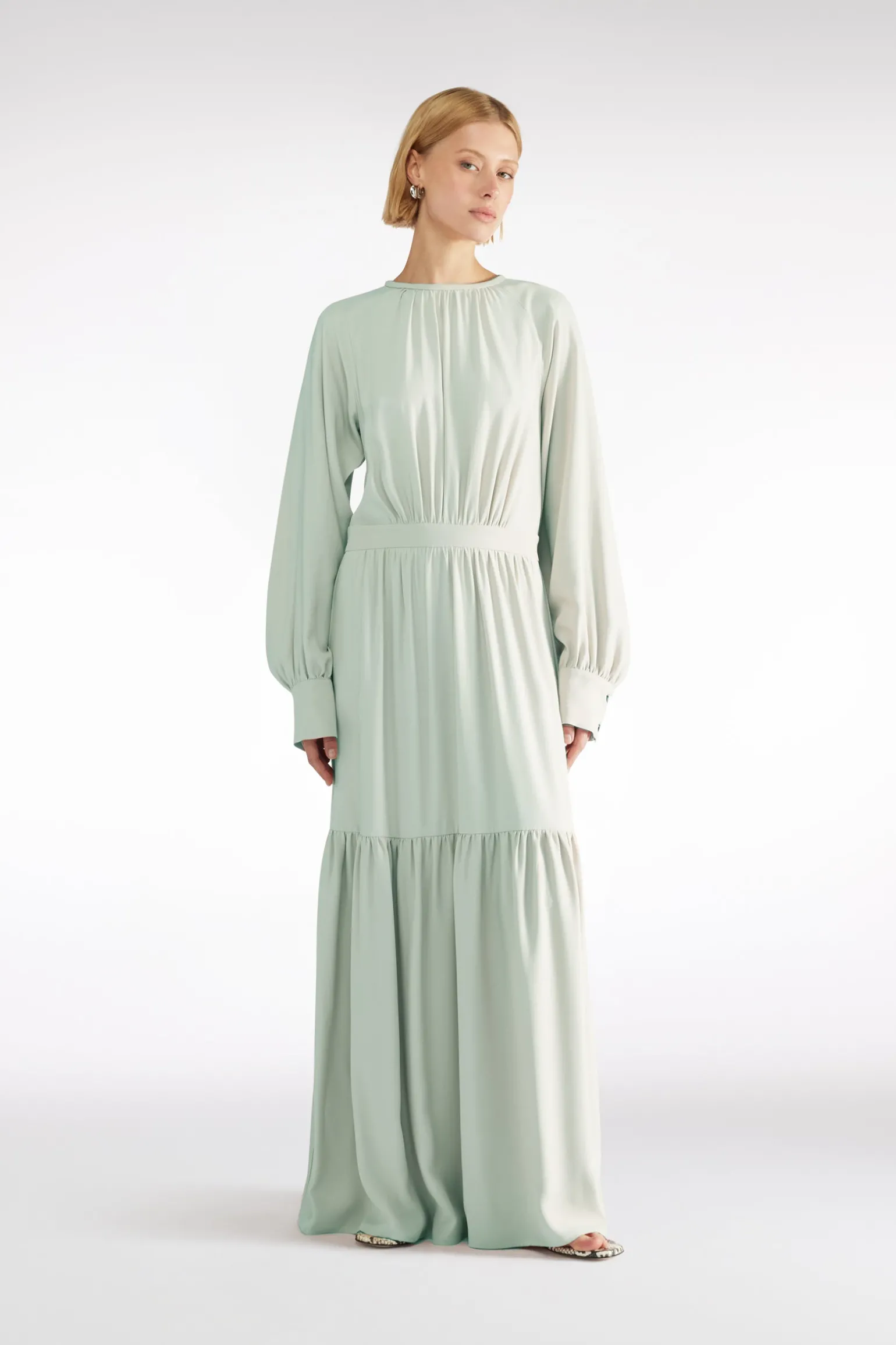ROBE LONGUE Ã VOLANTS