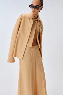 VESTE AVEC COL